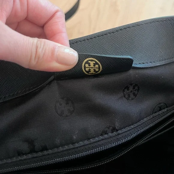 [Tory Burch] Saffiano Leather Laptop Tote Bag - Picture 10 of 14